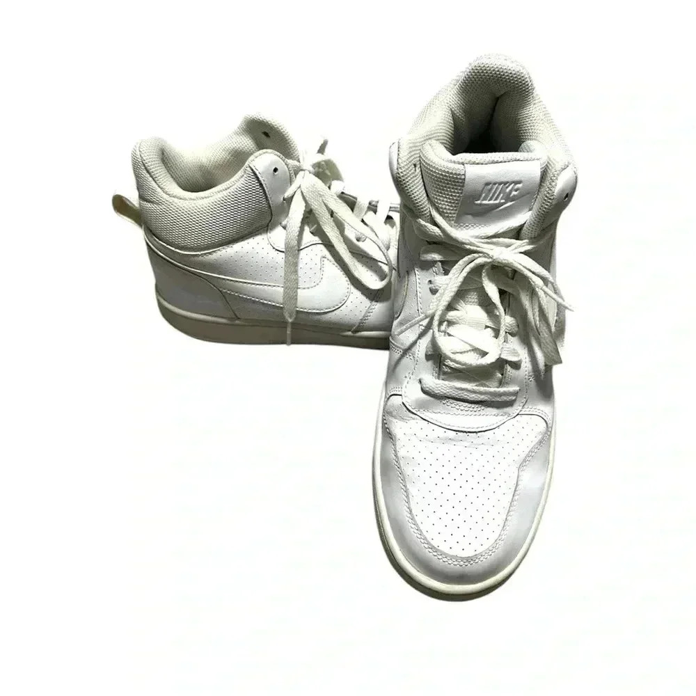WOMENS WHITE NIKE HIGHTOP SNEAKERS